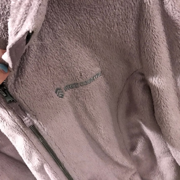 Womens furry zip up - Picture 2 of 3